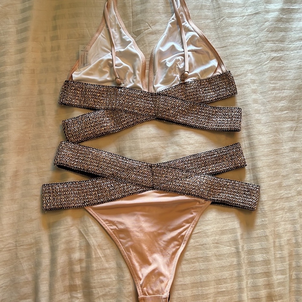 Stunning ladies swim suit!